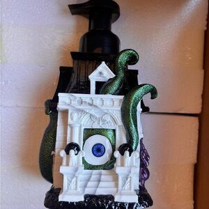 Bath & body Works haunted house Foaming Soap Dispenser